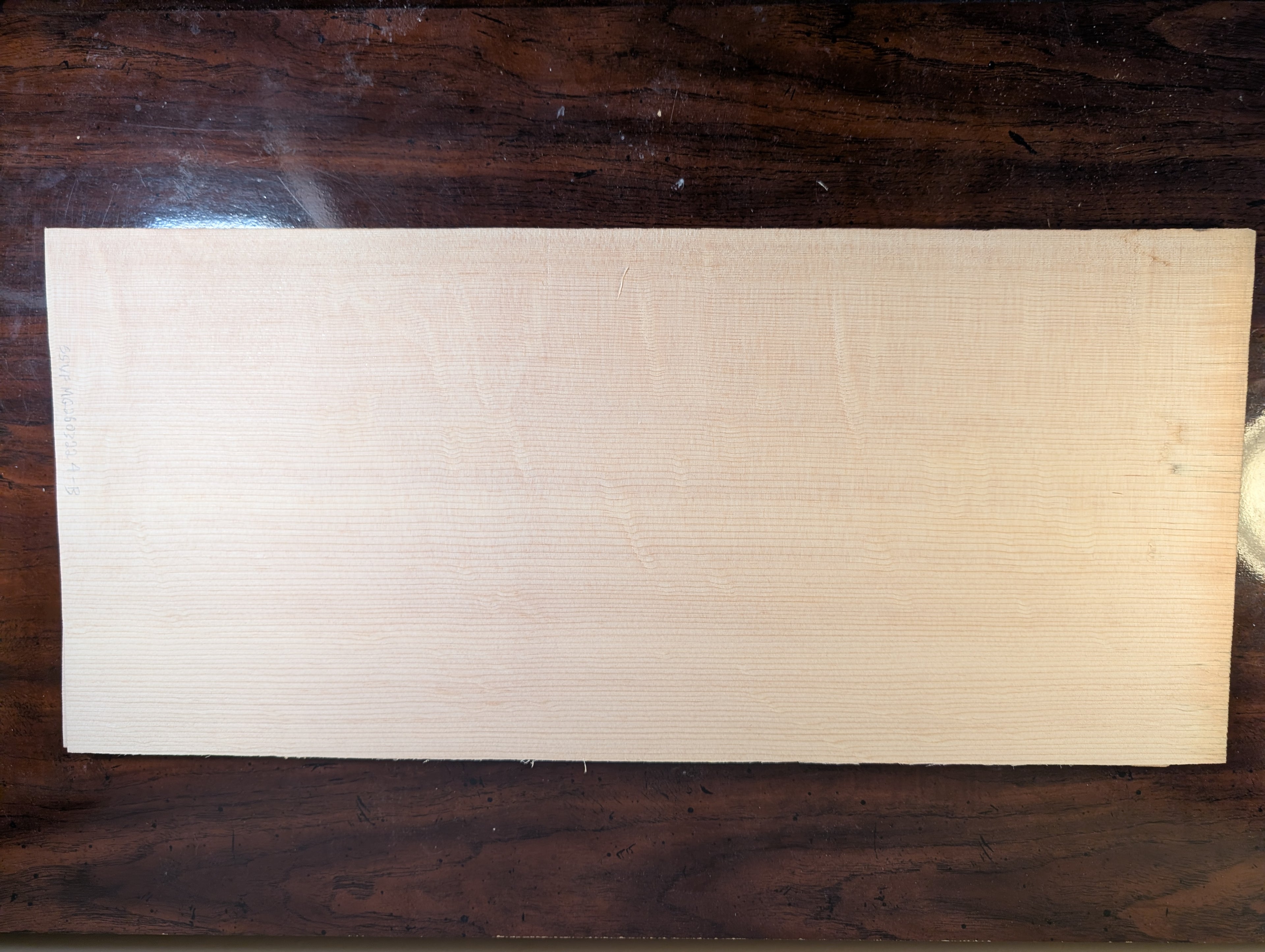 Bearclaw Sitka "Vancouver  Flame" soundboard - Dreadnought SSVFMG2604011