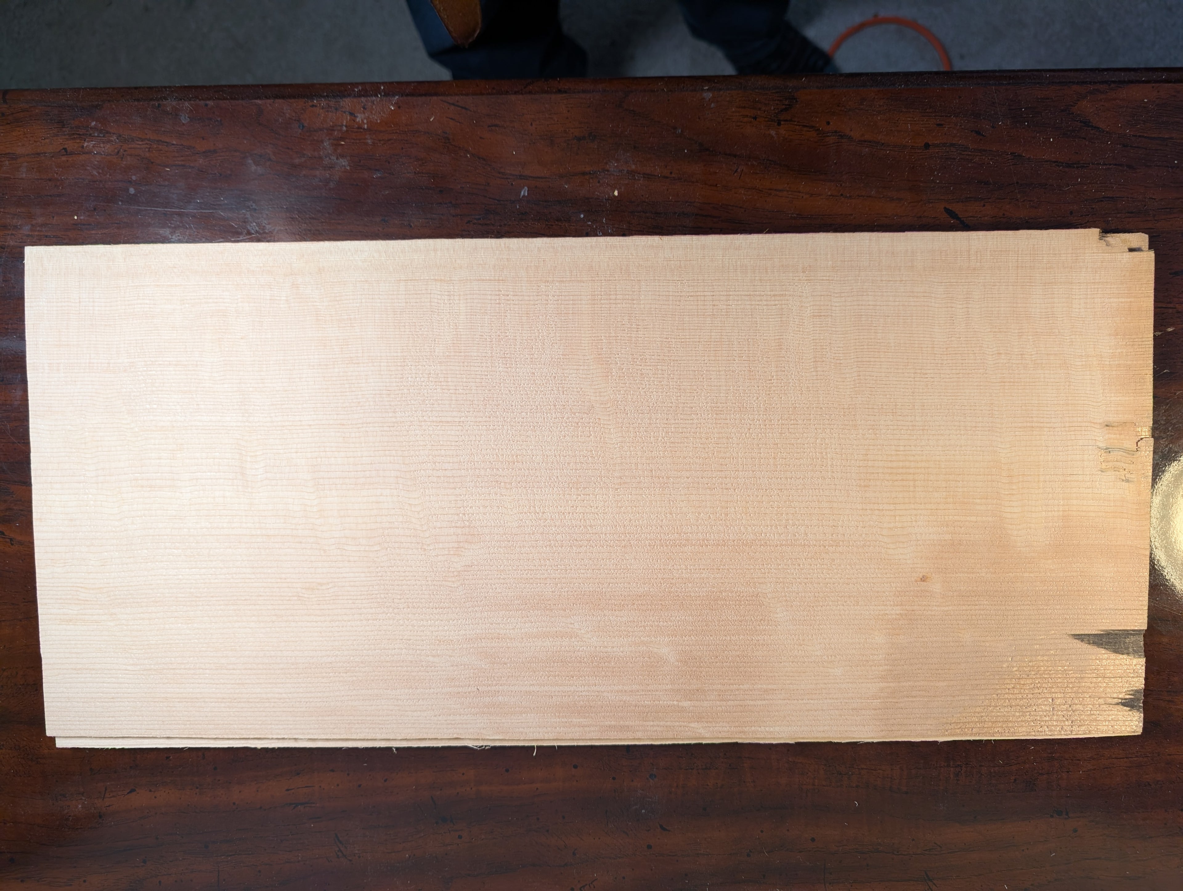 Bearclaw Sitka "Vancouver  Flame" soundboard - Dreadnought SSVFMG2604011