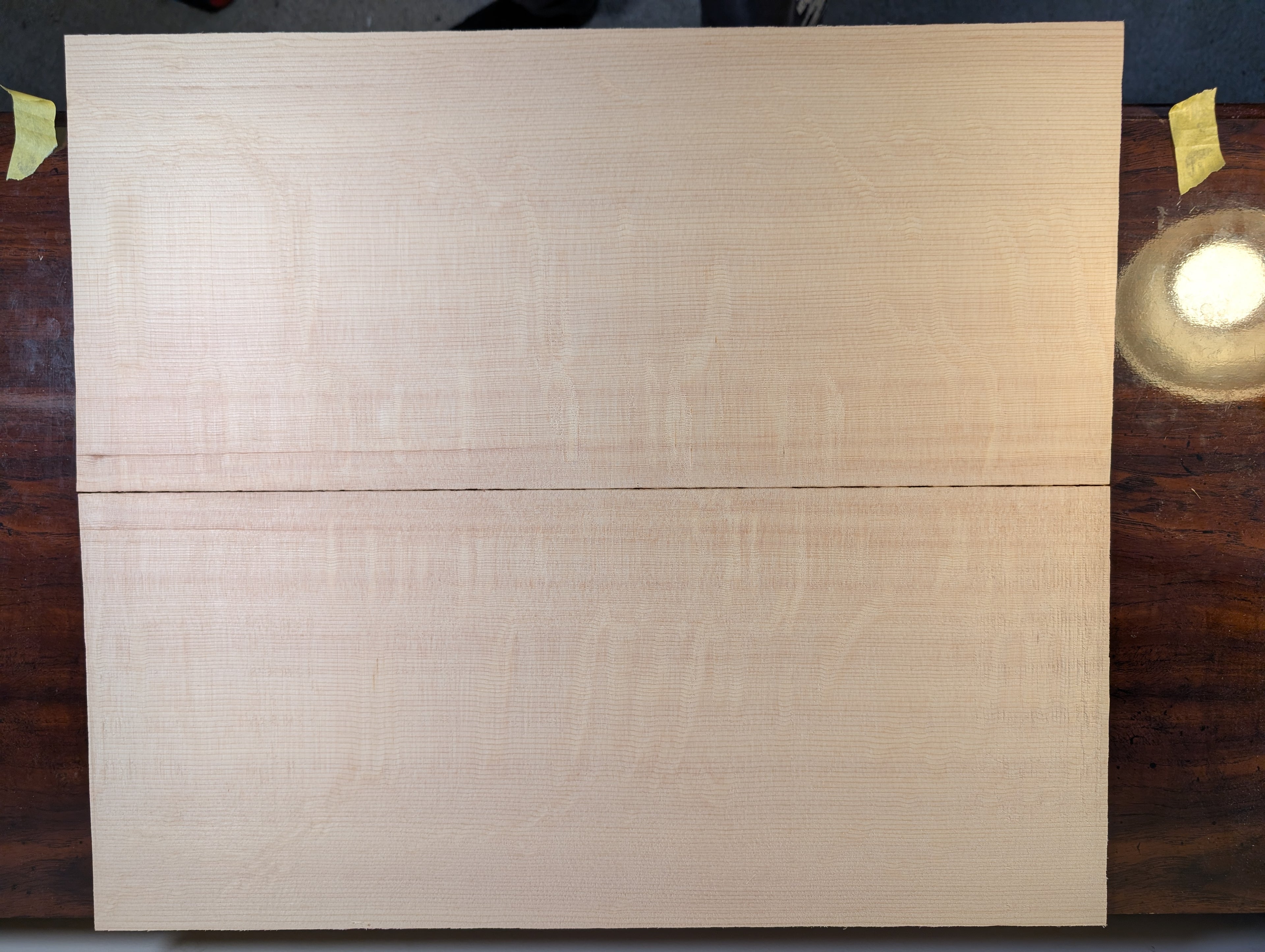 Bearclaw Sitka "Vancouver  Flame" soundboard - Dreadnought SSVFMG2604012